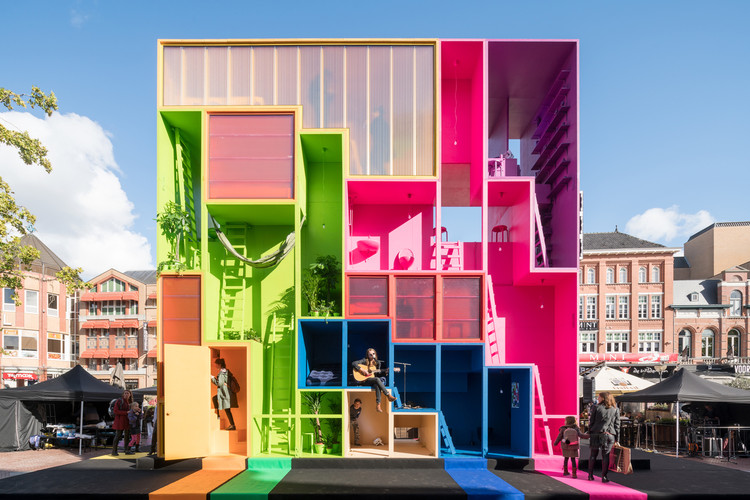 Expressive Polycarbonate: Creating Colored Translucent Facades - Featured Image
