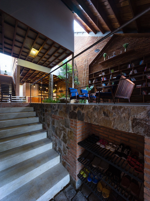 Uncle's House / 3 Atelier - Beam, Brick, Stairs, Handrail