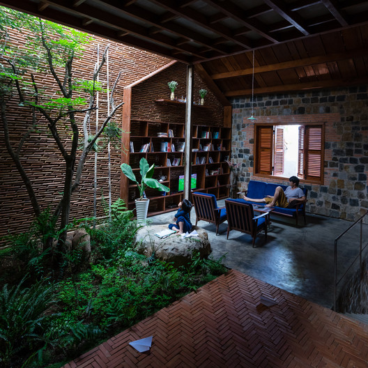 Uncle's House / 3 Atelier - Windows, Brick, Beam