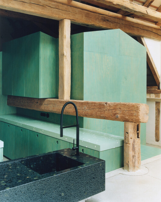 Erika and Willi’s Barn / Piertzovanis Toews - Interior Photography, Beam