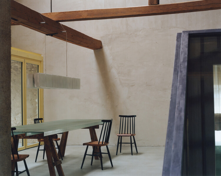 Erika and Willi’s Barn / Piertzovanis Toews - Interior Photography, Dining room, Table, Chair, Beam