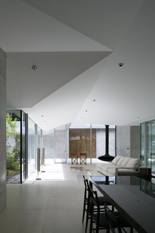 IT IS A GARDEN / ASSISTANT - Table, Lighting, Chair