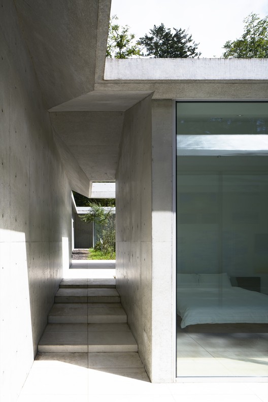 IT IS A GARDEN / ASSISTANT - Facade, Concrete