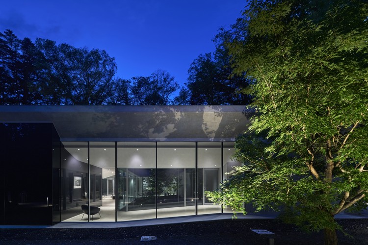 IT IS A GARDEN / ASSISTANT - Facade
