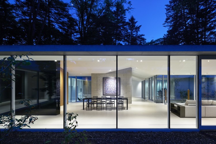 IT IS A GARDEN / ASSISTANT - Door, Windows, Facade, Glass