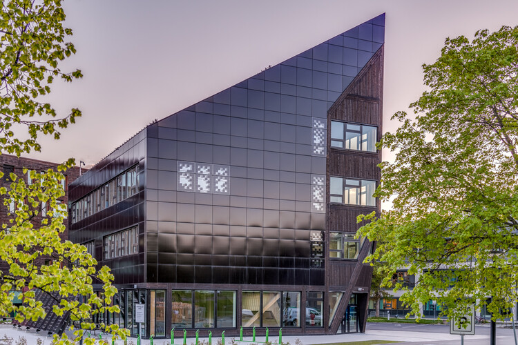 ZEB Living Lab: Innovation in Sustainable Architecture with Solar Façades - Featured Image